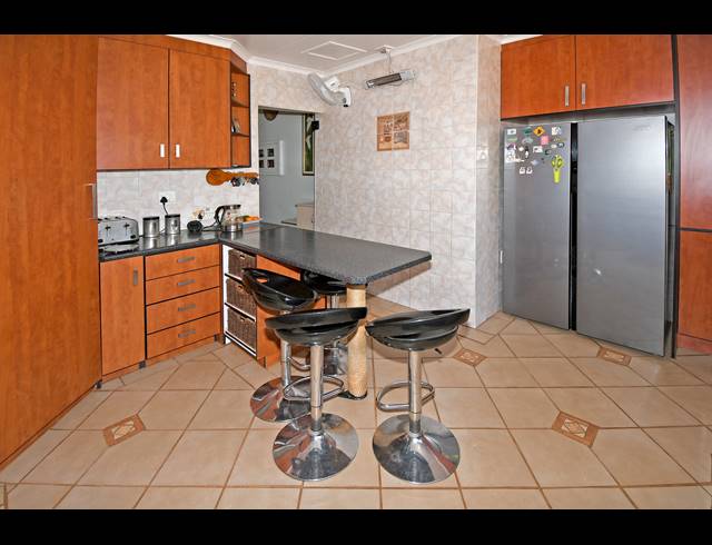 3 BEDROOM HOUSE FOR SALE IN KENSINGTON